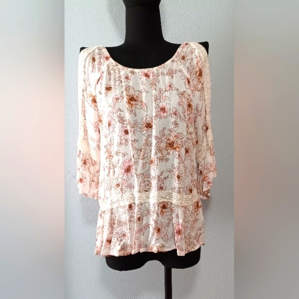 Bebop Floral Lace Trim Blouse